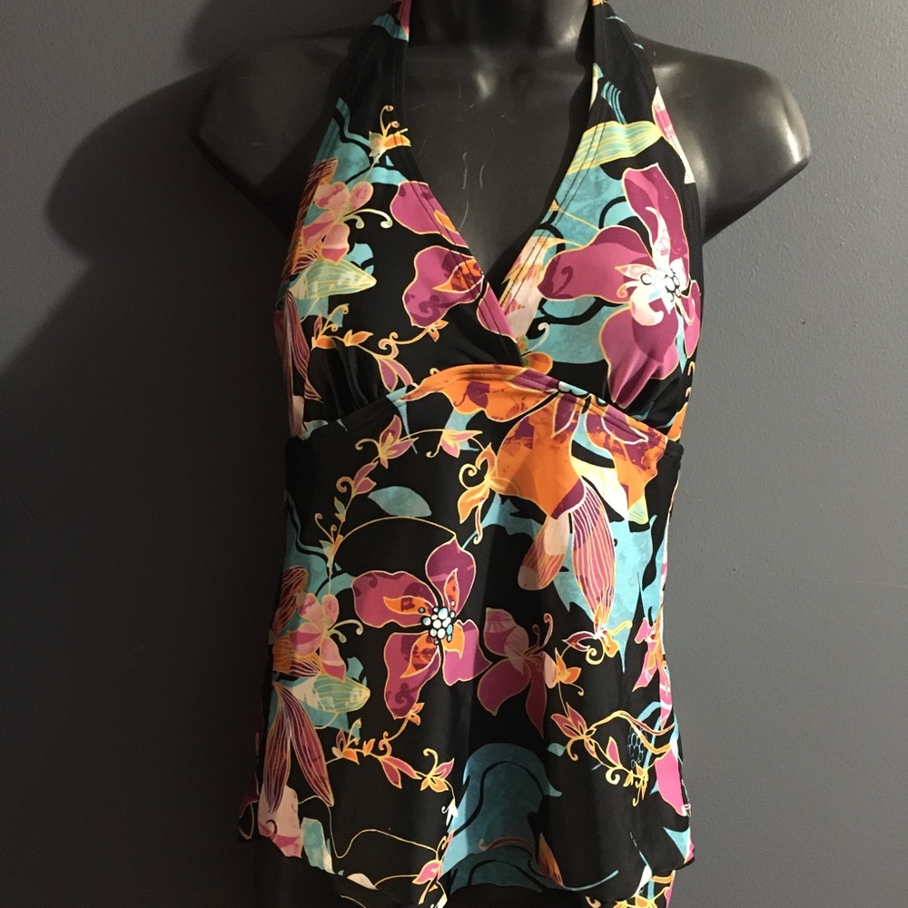 Woman’s bathing suit Tropical top only!!